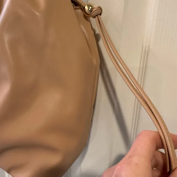 Victorias Secret Bag Bare Beige Cinch Close Tote Carry All Purse - Picture 4 of 9